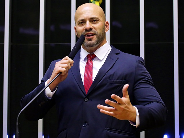 Moraes manda PF colocar tornozeleira no deputado Daniel Silveira, que reage: ‘medíocre’