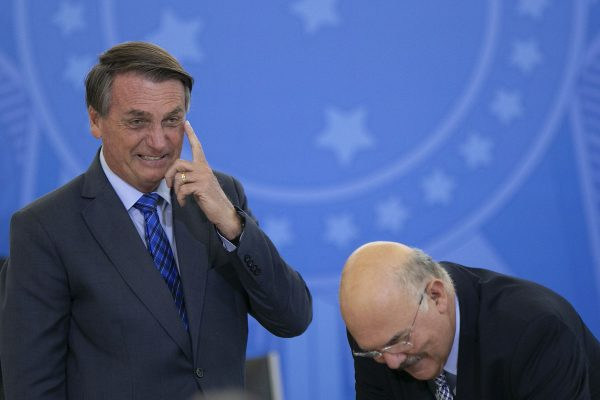 Governo faz tudo para abafar escândalo no Ministério da Educação