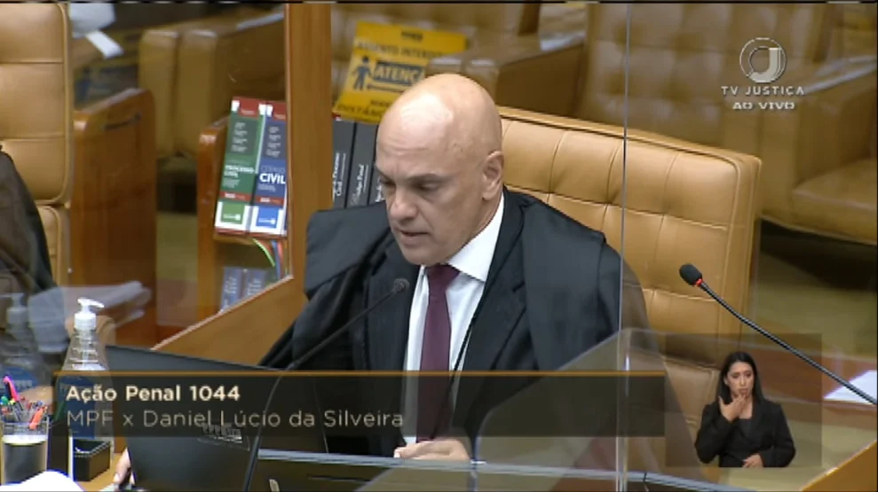 MORAES CONDENA DEPUTADO DANIEL SILVEIRA A 8 ANOS E 9 MESES DE PRISÃO