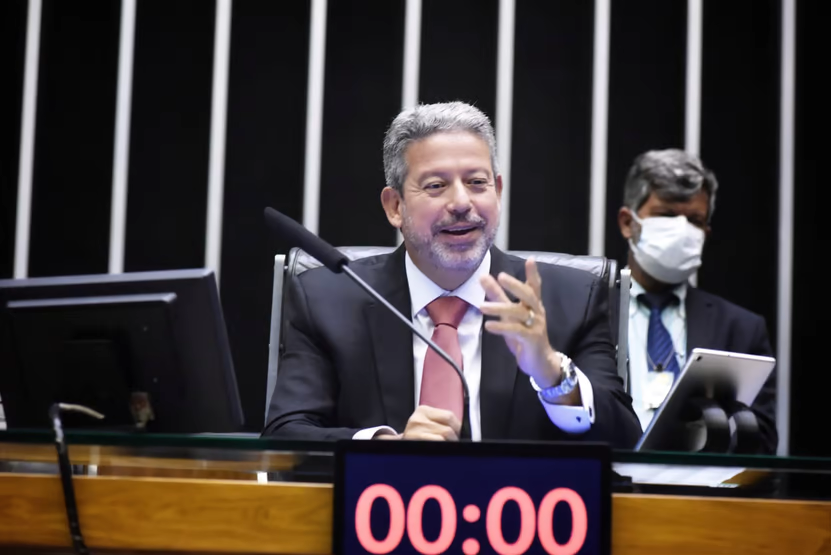 Lira defende processo eleitoral: “Pensar diferente é colocar em dúvida a legitimidade de todos nós” Lira defende processo eleitoral: “Pensar diferente é colocar em dúvida a legitimidade de todos nós”
