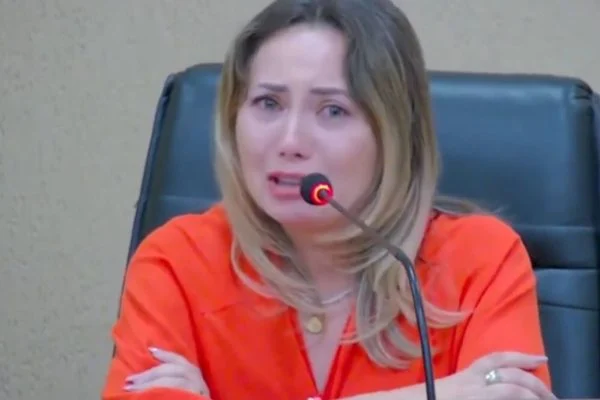 Promotor diz que vereadora que teve microfone desligado “se vitimizou” Promotor diz que vereadora que teve microfone desligado “se vitimizou”