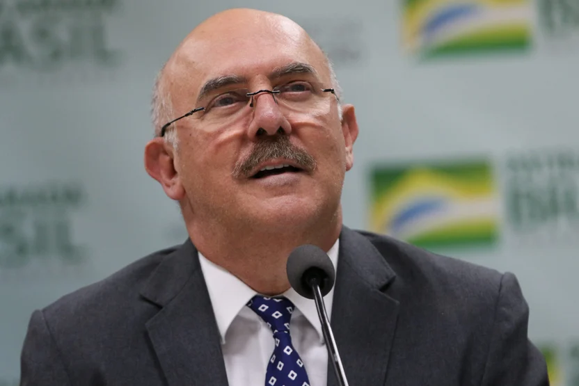 Milton Ribeiro confirma à PF que Bolsonaro lhe pediu para receber pastores