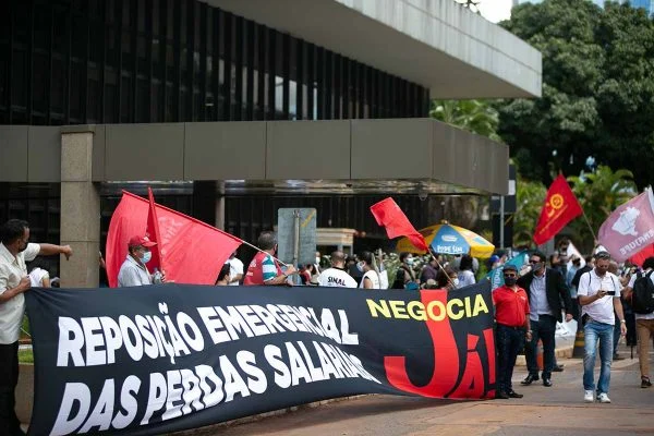 Governo enfrenta greve no Banco Central, INSS e Ministério do Trabalho