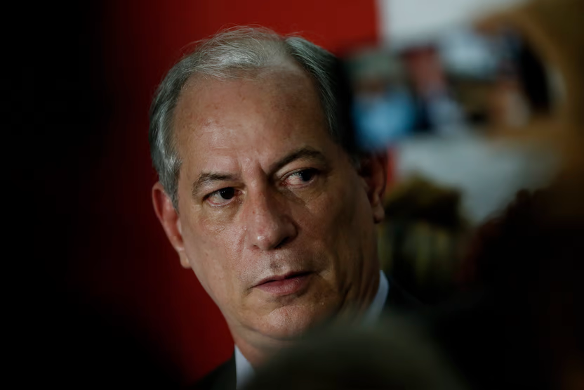 Ciro Gomes pede união de candidatos contra “golpe”