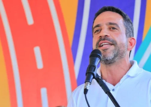 Candidato de Renan Calheiros é eleito governador-tampão de Alagoas Candidato de Renan Calheiros é eleito governador-tampão de Alagoas
