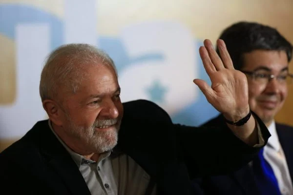 Em pré-campanha, Lula receberá princesa da Bélgica