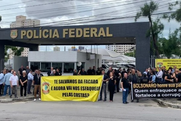 Policiais Federais fazem protestos contra Jair Bolsonaro