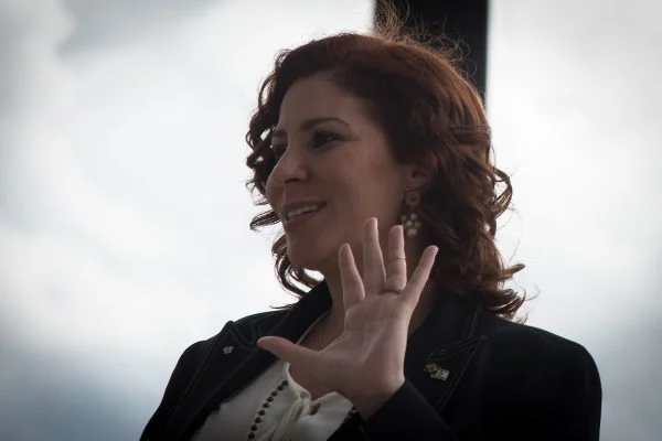 Justiça bloqueia R$ 22,2 mil de Carla Zambelli para indenizar Tom Zé