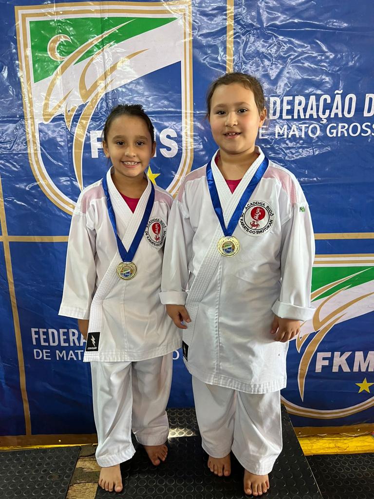 ACADEMIA DE RIO BRILHANTE É CAMPEÃO SUL-MATO-GROSSENSE DE KARATE
