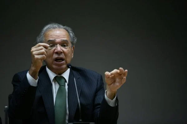 Paulo Guedes é alvo de aliados no Congresso, que “disputam” convocá-lo