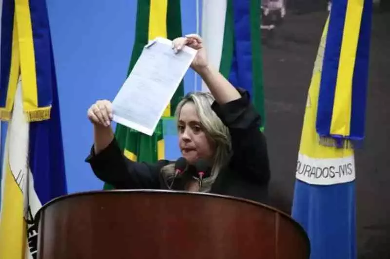 Com princípio de infarto, vereadora de Dourados vai parar na UTI