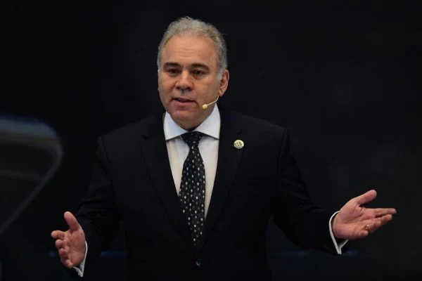 Nota técnica do ministério contraria Queiroga e recomenda máscaras