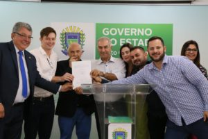 Em parceria com o Governo do Estado, prefeito assina convênio de R$ 1,782 milhão para pavimentação da Avenida Benjamin Constant