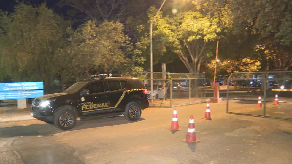 PF vai à Câmara após falha na votação da ‘PEC Kamikaze’ PF vai à Câmara após falha na votação da ‘PEC Kamikaze’