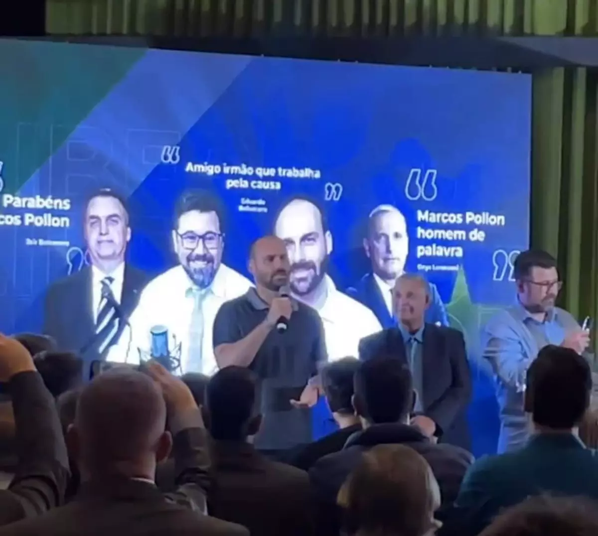 Eduardo Bolsonaro desembarca em MS para agenda na Capital e interior