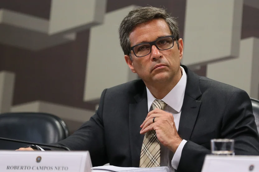 Presidente do BC desmente Bolsonaro e nega que bancos percam dinheiro com Pix