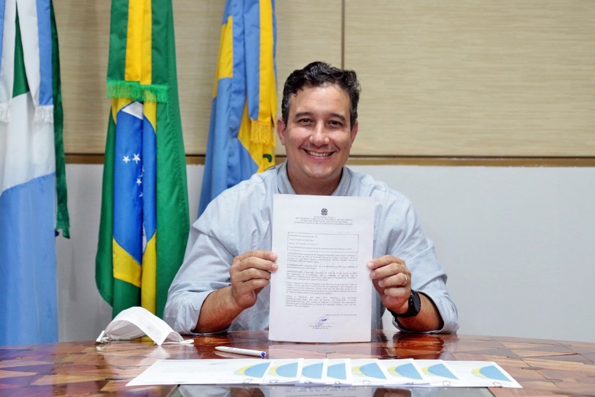 Prefeito Paleari garante mais duas Pás carregadeiras e um trator, para Nova Alvorada do Sul