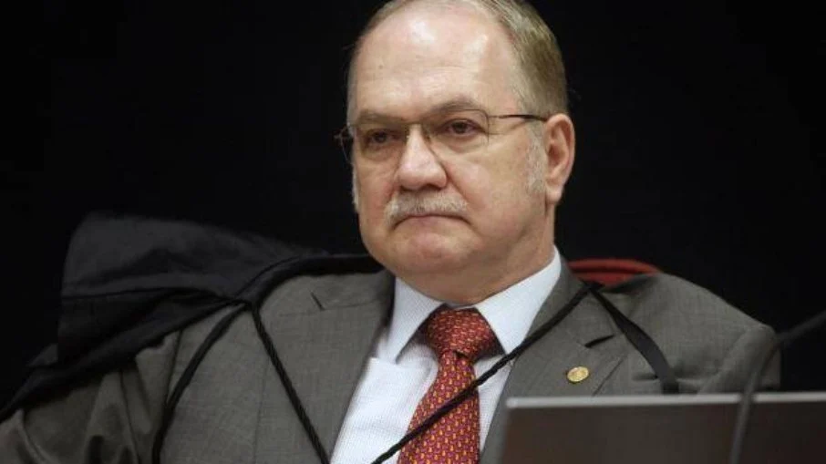 Fachin rejeita pedido de Aras contra medida que dá poderes ao TSE