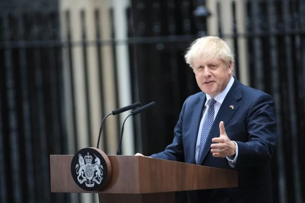 Boris Johnson desiste da disputa para voltar ao governo do Reino Unido