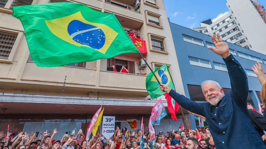 Lula vence eleição e governará o Brasil pela 3ª vez Lula vence eleição e governará o Brasil pela 3ª vez