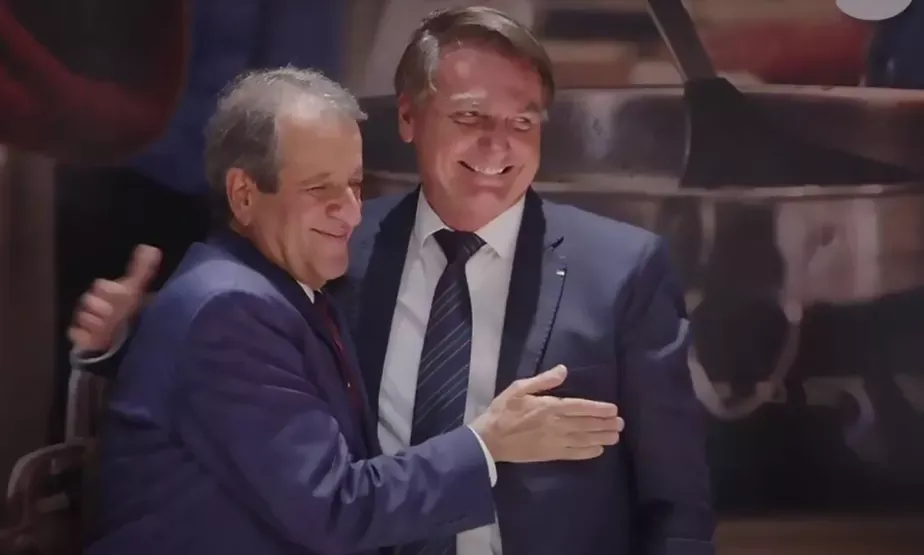 PL vai pagar a Bolsonaro um salário igual ao de Valdemar, presidente do partido. Saiba quanto
