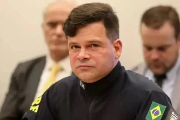 MPF pede que diretor da PRF seja afastado do cargo por 90 dias MPF pede que diretor da PRF seja afastado do cargo por 90 dias