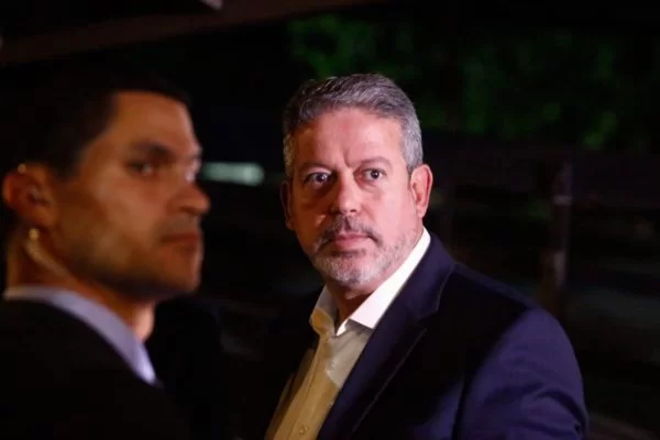 Arthur Lira é hostilizado por bolsonaristas em jantar do PL: “Traidor”. Vídeo