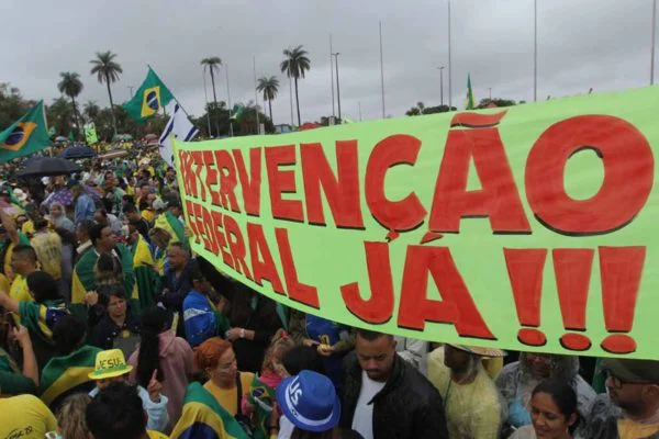 Moraes pede a polícias identificação dos líderes de protestos em QGs das Forças Armadas