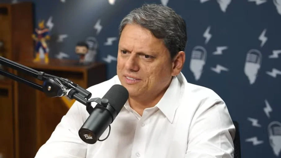 PRE nega contas de Tarcísio de Freitas e pede multa de R$ 20 milhões PRE nega contas de Tarcísio de Freitas e pede multa de R$ 20 milhões