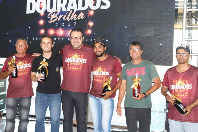 Prefeito Alan Guedes agradece parceiros e servidores que viabilizaram o “Dourados Brilha” Prefeito Alan Guedes agradece parceiros e servidores que viabilizaram o “Dourados Brilha”