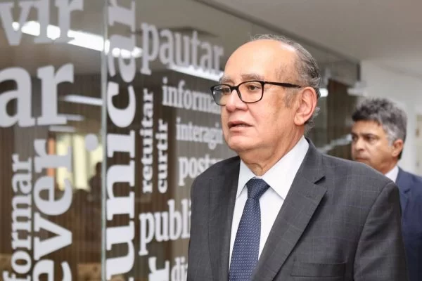 Gilmar Mendes retira pagamento de renda mínima do teto de gastos Gilmar Mendes retira pagamento de renda mínima do teto de gastos