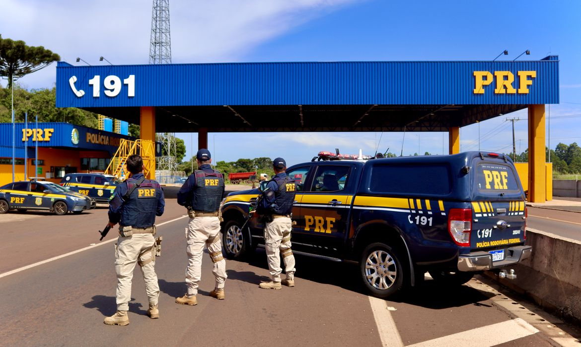 Governo exonera 26 dos 27 chefes regionais da PRF e troca comando da PF em 18 estados