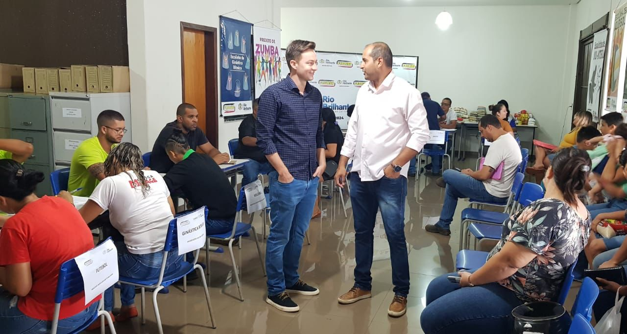 PREFEITO LUCAS FORONI PRESTIGIA O INÍCIO DAS INSCRIÇÕES PARA AS ESCOLINHAS ESPORTIVAS DO MUNICÍPIO