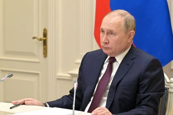 Rússia suspende participação em tratado de controle nuclear com os EUA