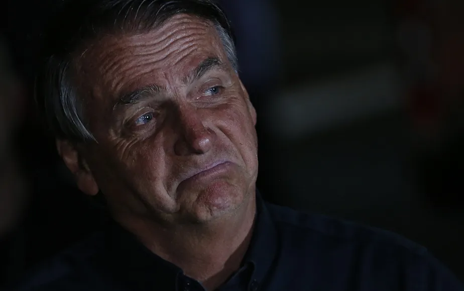 Bolsonaro afirma que Zambelli o traiu e fez acordo com Alexandre de Moraes