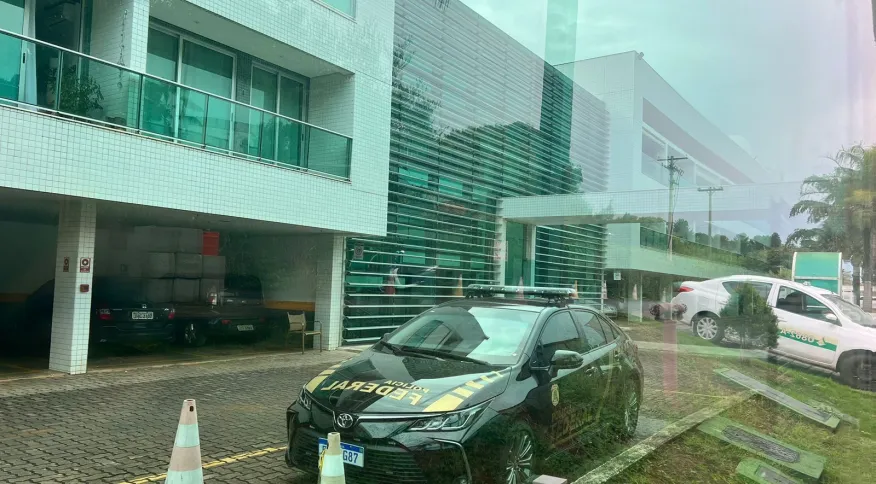 POLÍCIA FEDERAL REALIZA OPERAÇÃO CONTRA GOVERNADOR DO ACRE POLÍCIA FEDERAL REALIZA OPERAÇÃO CONTRA GOVERNADOR DO ACRE