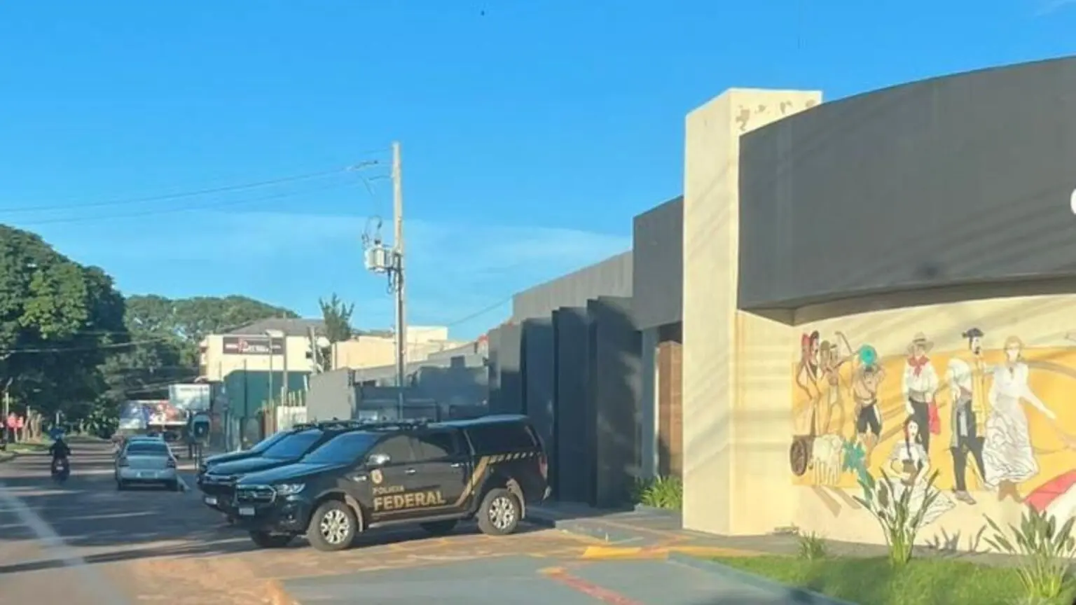 POLÍCIA FEDERAL E GAECO FAZEM BUSCAS EM CÂMARA DE VEREADORES POLÍCIA FEDERAL E GAECO FAZEM BUSCAS EM CÂMARA DE VEREADORES