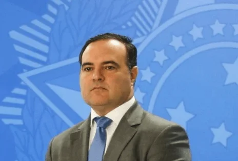 Ministro do TCU suspende penduricalho a juízes federais