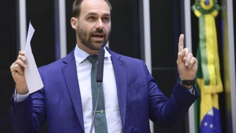 PL quer Eduardo Bolsonaro e André Fernandes na CPMI de 8 de janeiro
