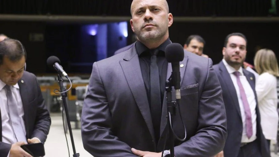 Moraes nega soltura e mantém redes de Daniel Silveira bloqueadas