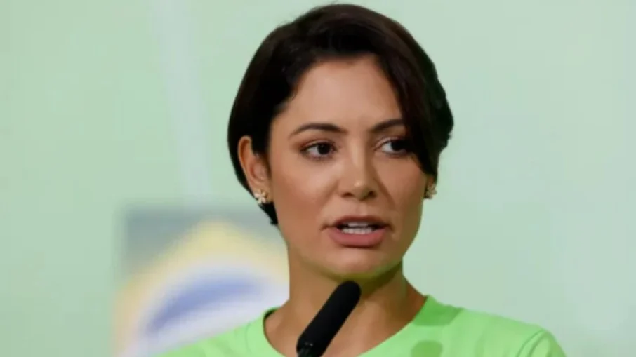 PF identifica depósitos de Mauro Cid para Michelle Bolsonaro