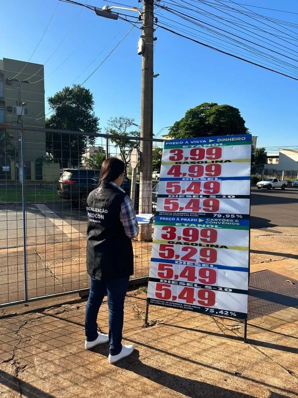 Procon aponta diferença no preço dos combustíveis em Dourados e variação no valor do etanol chega a 40% Procon aponta diferença no preço dos combustíveis em Dourados e variação no valor do etanol chega a 40%