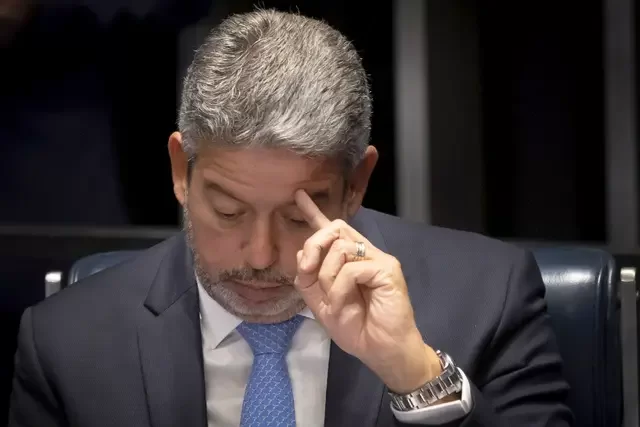 Negócios do filho reduzem chances de Lira no Ministério da Saúde