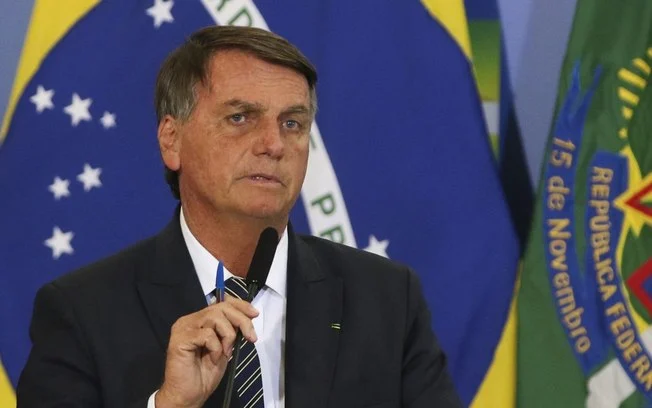Bolsonaro: aliados pedem doações para pagar multas do ex-presidente