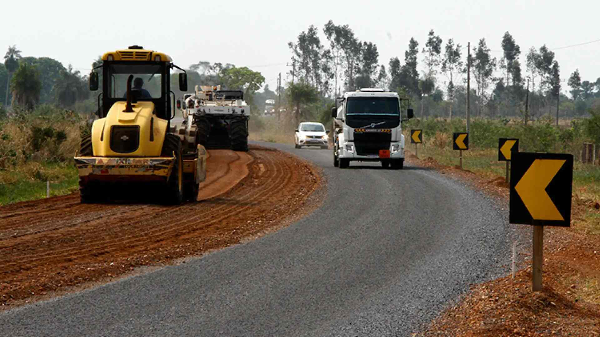 Contrato de R$ 32 milhões: Agesul paralisa pavimentação em rodovia que liga Bonito a distrito