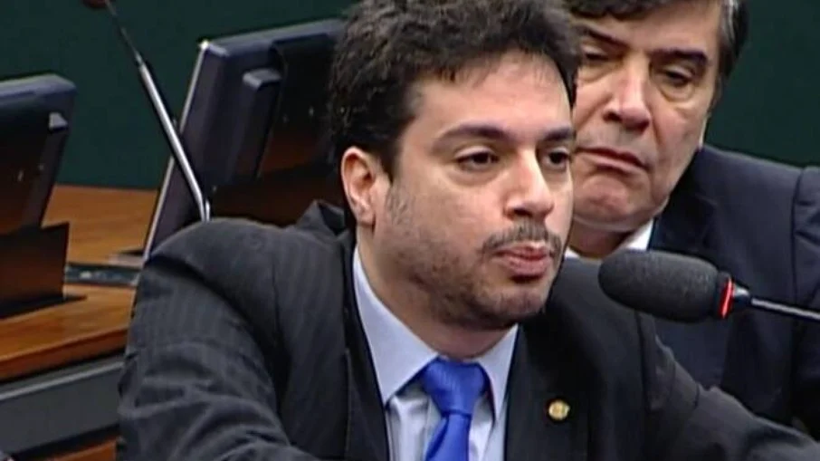 Deputados do PL ‘brigam’ em grupo por votos na Reforma Tributária