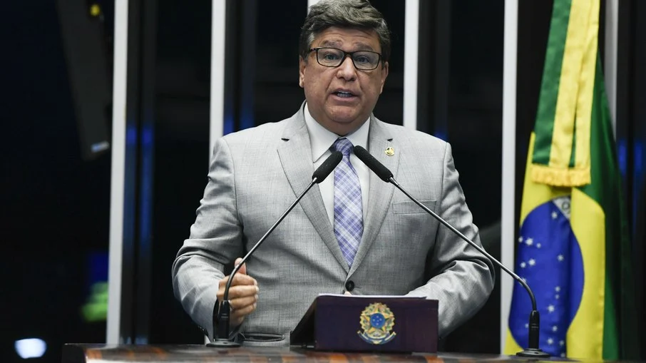 Senadores enviam a Lula texto que corta pensões a filhos de militares