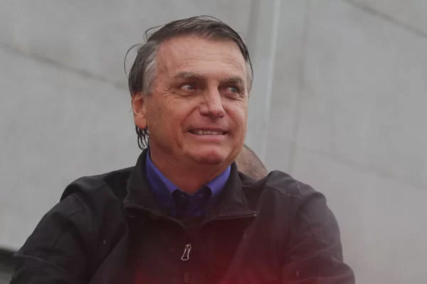 Mensagens de Mauro Cid indicam que Bolsonaro sabia do esquema das joias Mensagens de Mauro Cid indicam que Bolsonaro sabia do esquema das joias