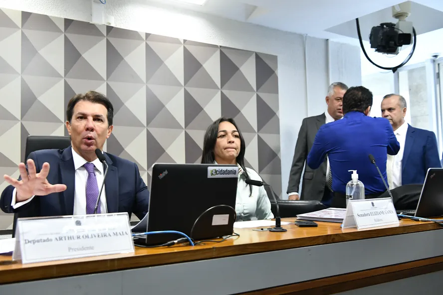 CPI do 8 de janeiro: Comando do Exército articula para barrar punições na comissão CPI do 8 de janeiro: Comando do Exército articula para barrar punições na comissão