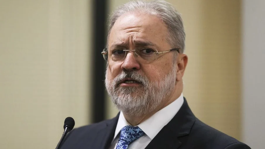 Aras indica novo vice-PGR para ficar no lugar de Lindôra Araújo
